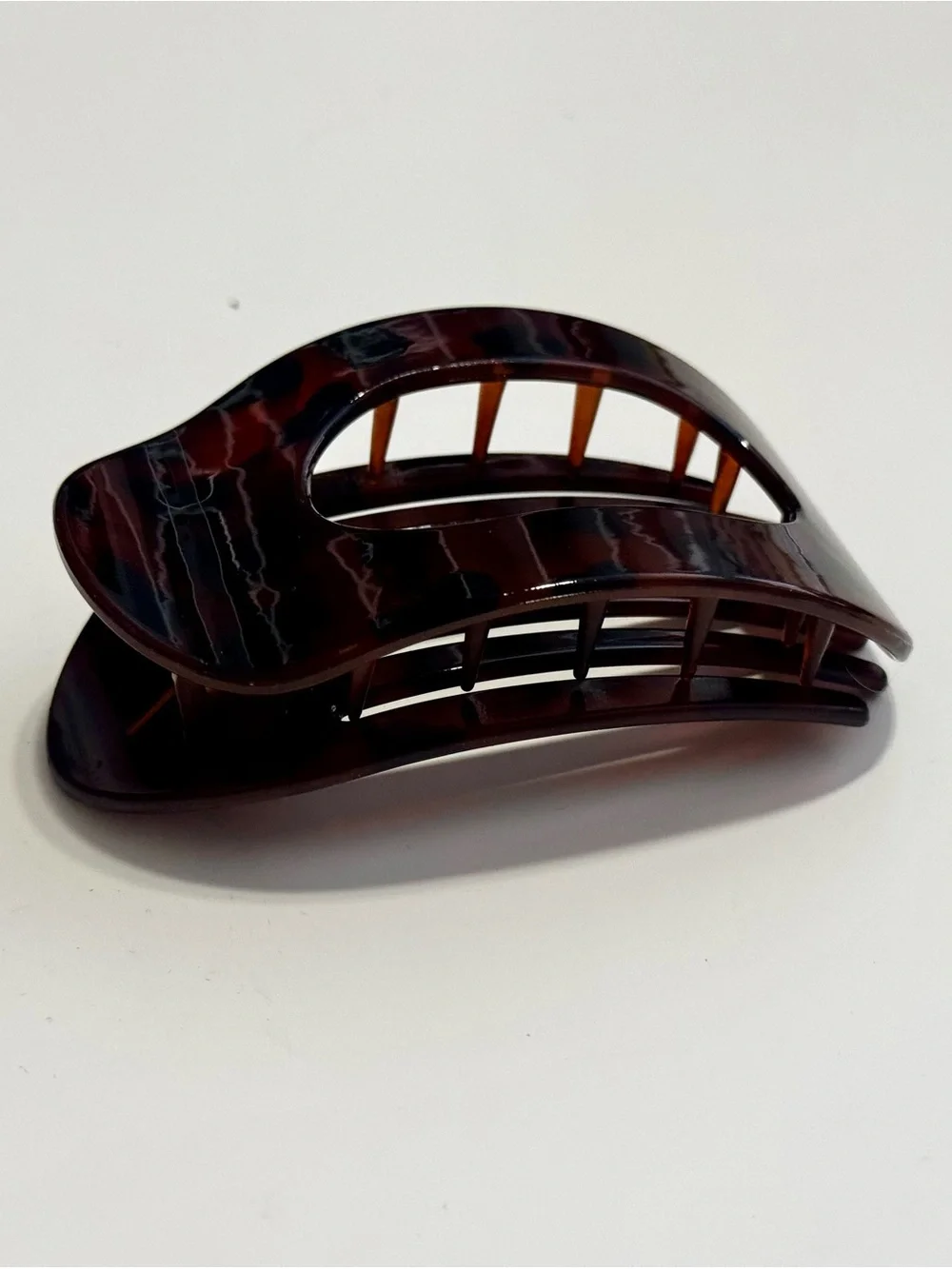 Tortoiseshell Hair Claw Clip - Classic Brown